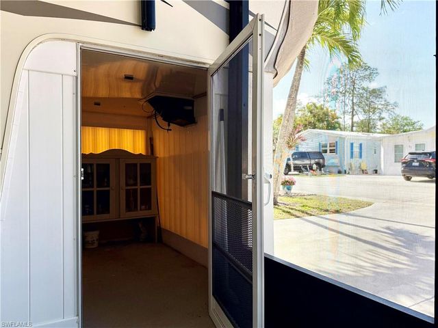 460 Vanda Sanctuary, Naples, FL 34114