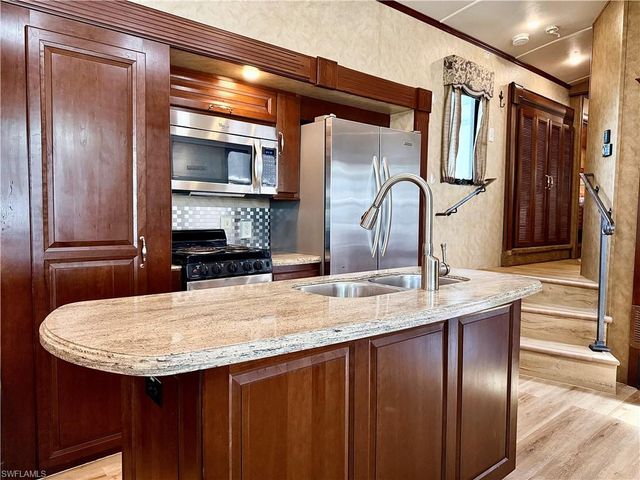 460 Vanda Sanctuary, Naples, FL 34114
