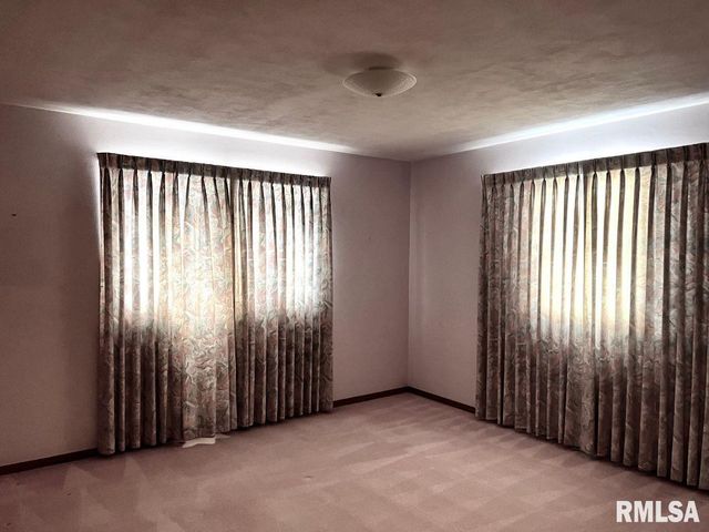 44 Locksley Lane, Springfield, IL 62704