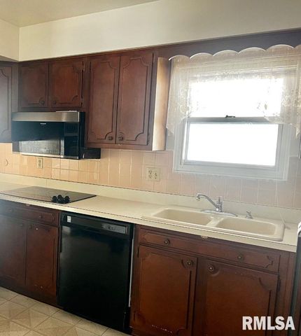 44 Locksley Lane, Springfield, IL 62704