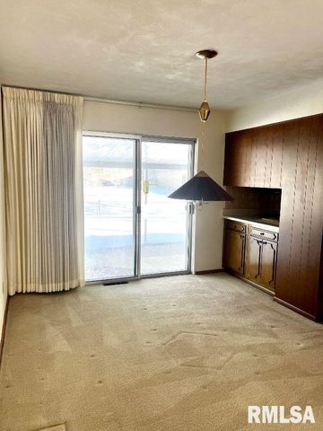 44 Locksley Lane, Springfield, IL 62704