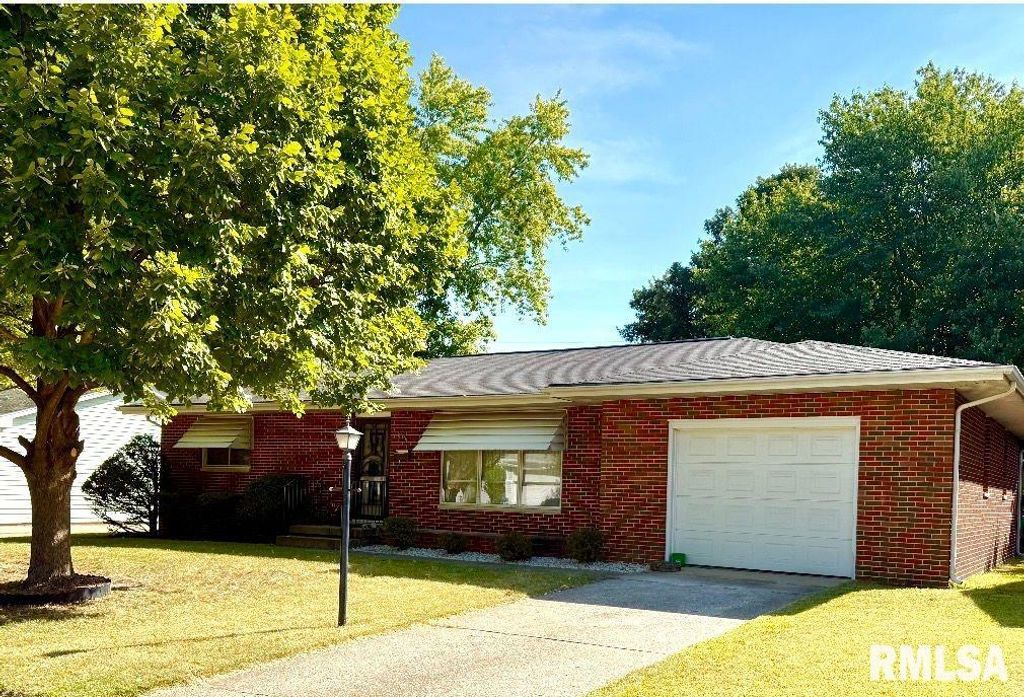 44 Locksley Lane, Springfield, IL 62704