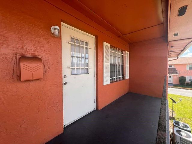1665 W OAK RIDGE ROAD C, Orlando, FL 32809