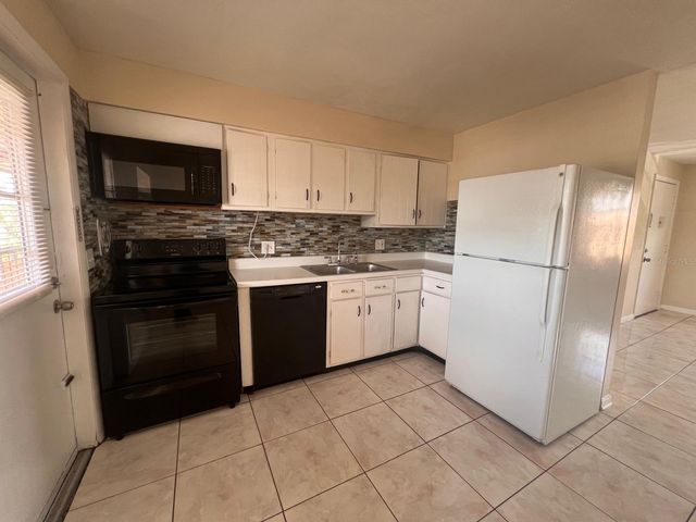 1665 W OAK RIDGE ROAD C, Orlando, FL 32809