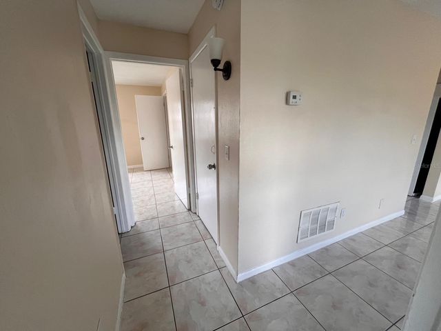 1665 W OAK RIDGE ROAD C, Orlando, FL 32809