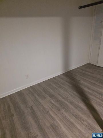 346 N Van Dien, Ridgewood, NJ 07675