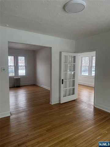 346 N Van Dien, Ridgewood, NJ 07675