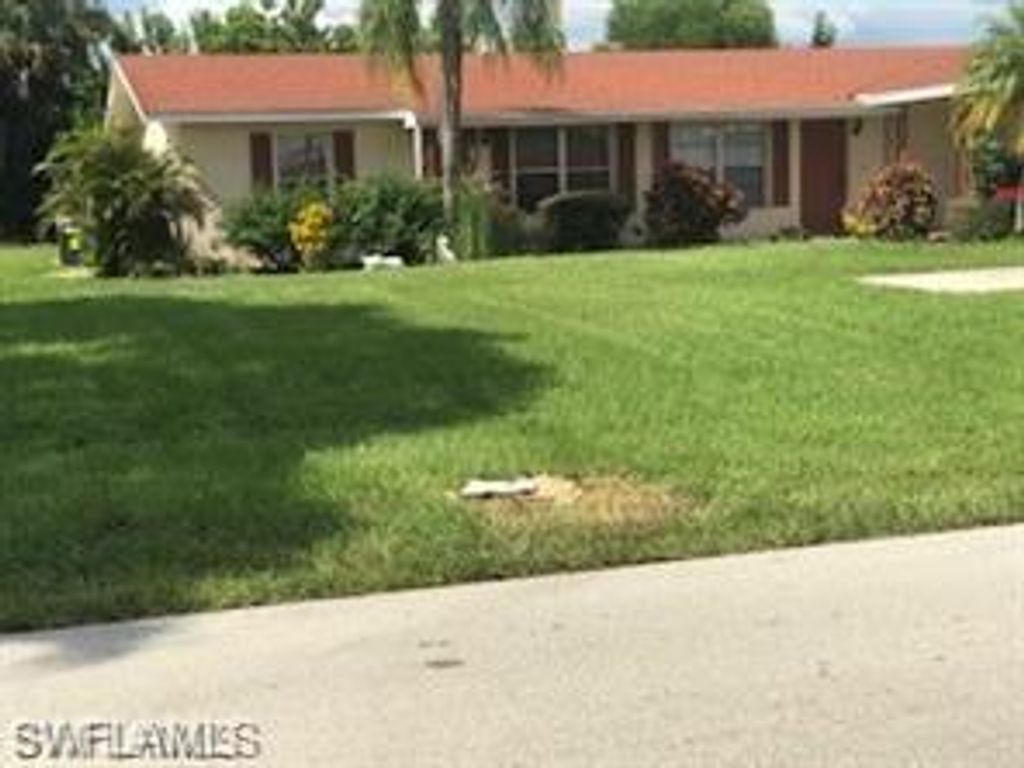 1013 SE 9th ST, Cape Coral, FL 33990