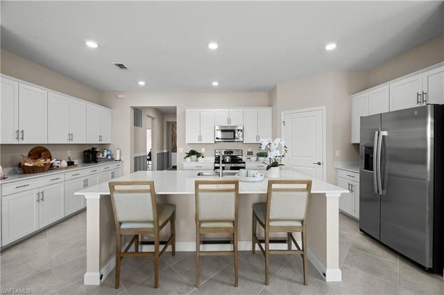 3203 Weston Manor DR, Alva, FL 33920