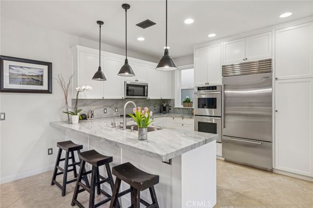 610 Marigold Avenue, Corona Del Mar, CA 92625