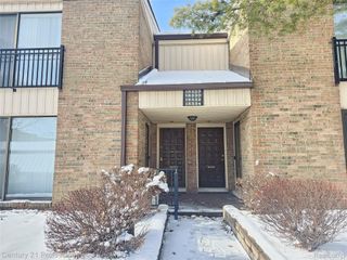 18328 University Park Drive, Livonia, MI 48152