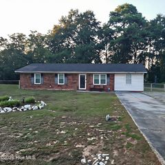 203 Brentwood Circle, Dudley, NC 28333
