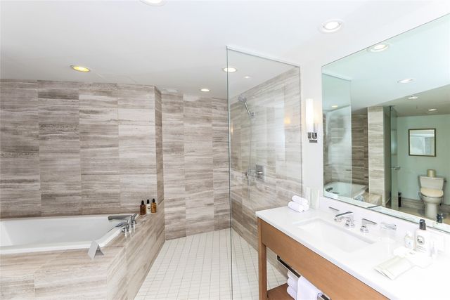 2139 Kuhio Avenue 1906, Honolulu, HI 96815