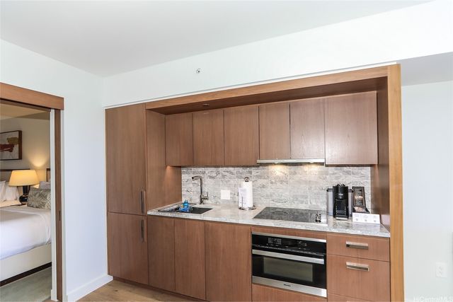 2139 Kuhio Avenue 1906, Honolulu, HI 96815