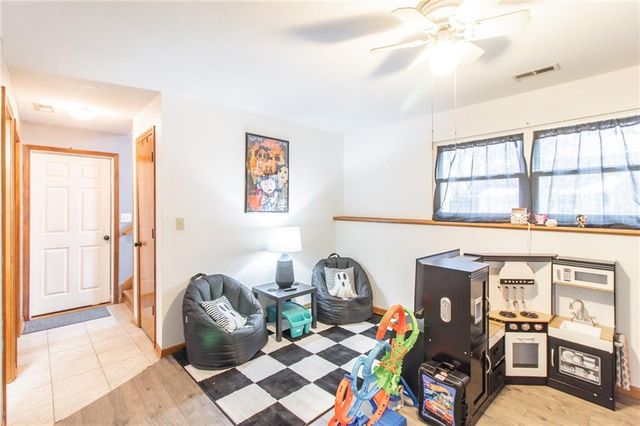 1208 Cambridge Drive, Warrensburg, MO 64093