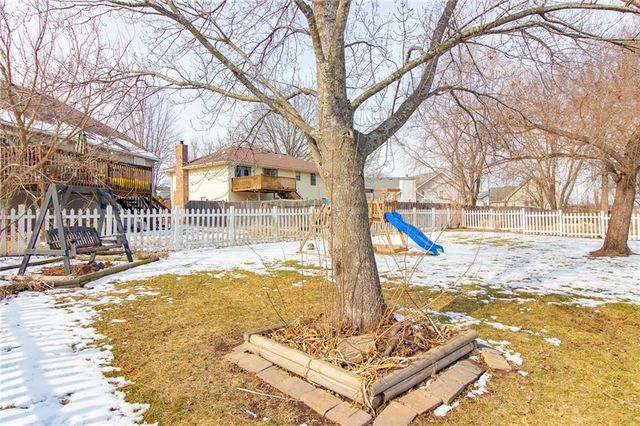 1208 Cambridge Drive, Warrensburg, MO 64093