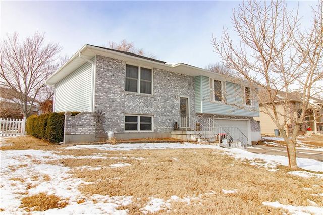 1208 Cambridge Drive, Warrensburg, MO 64093