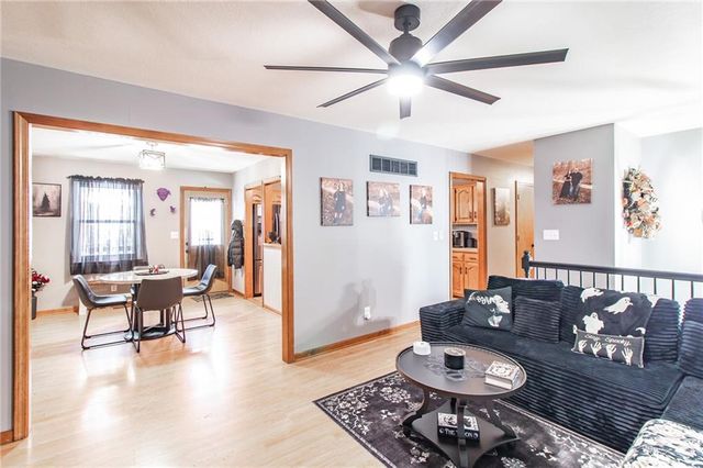 1208 Cambridge Drive, Warrensburg, MO 64093