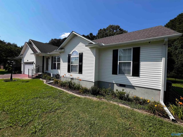 2482 Barnes Drive, Hokes Bluff, AL 35903