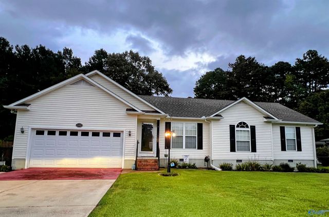 2482 Barnes Drive, Hokes Bluff, AL 35903