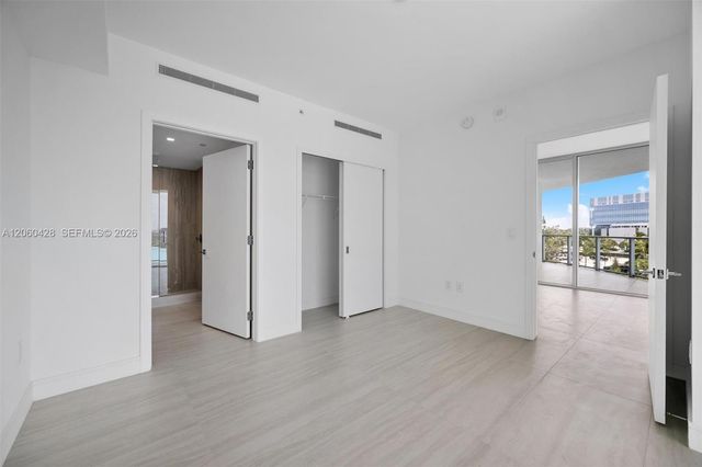 2411 Laguna Circle 306, Miami, FL 33181
