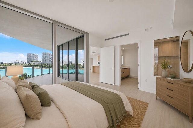 2411 Laguna Circle 306, Miami, FL 33181