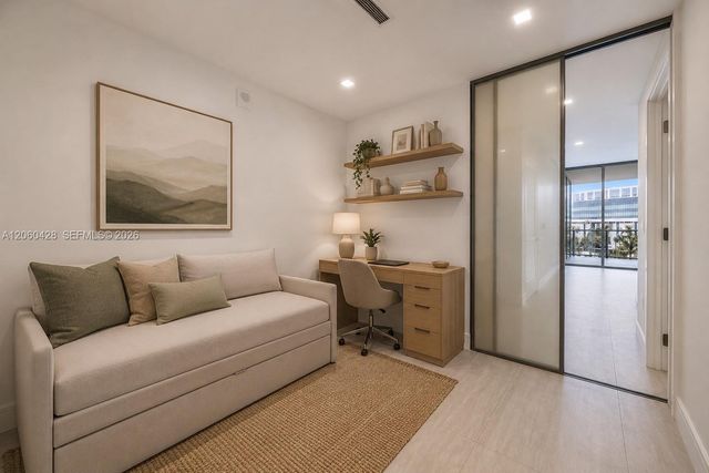 2411 Laguna Circle 306, Miami, FL 33181