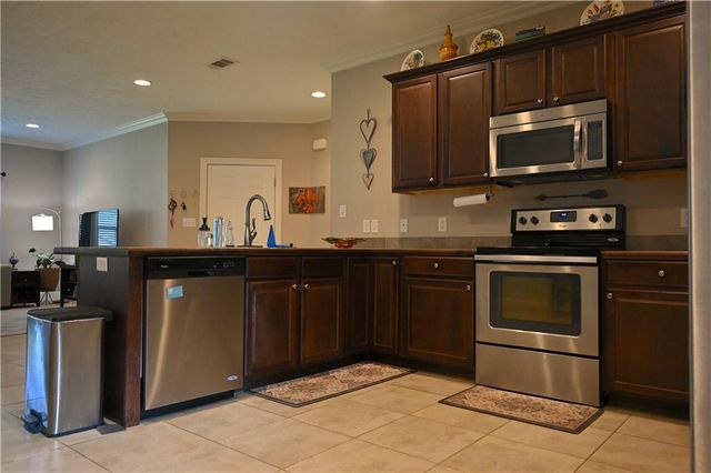 1040 JENNIFERS Place, Pineville, LA 71360