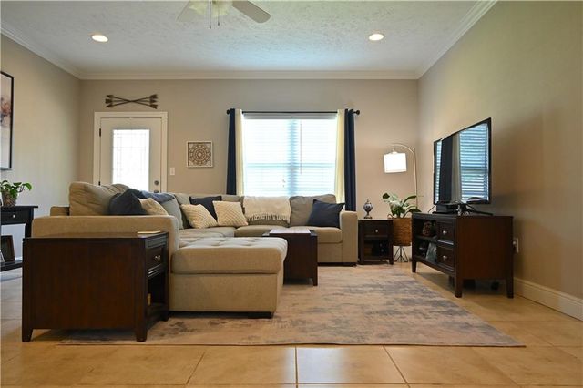 1040 JENNIFERS Place, Pineville, LA 71360