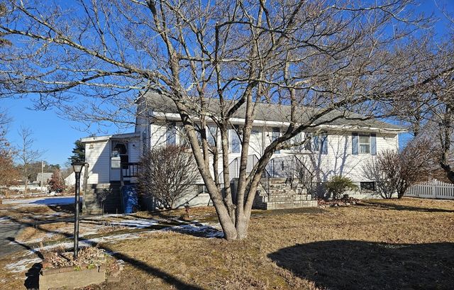 45 Pinewood Ave., Billerica, MA 01821