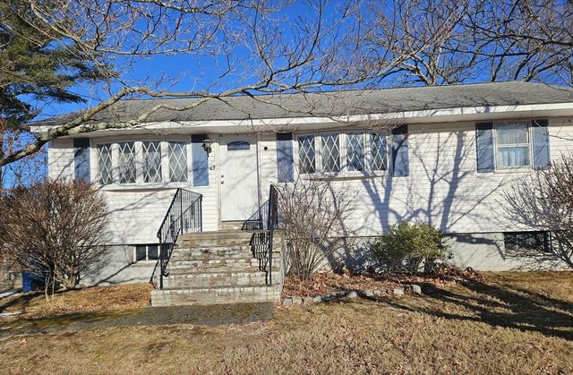 45 Pinewood Ave., Billerica, MA 01821