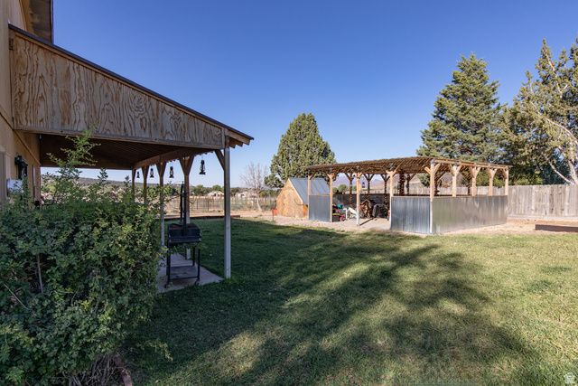 825 N HORSEMANS DR, Dammeron Valley, UT 84783