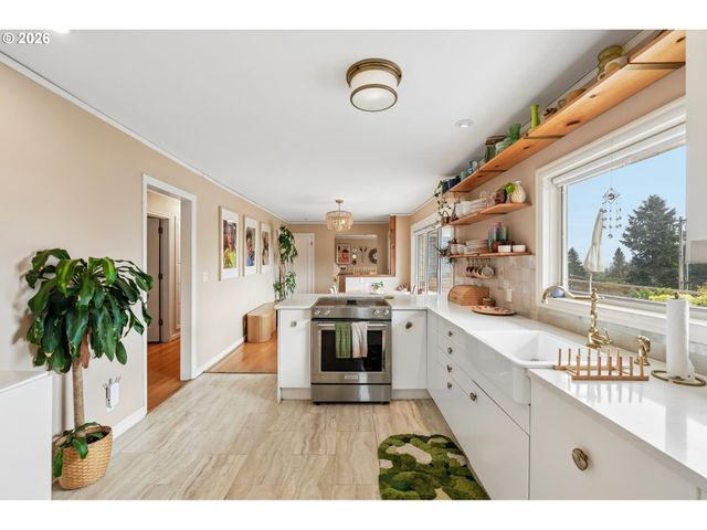 2300 Sw SEYMOUR Dr, Portland, OR 97239