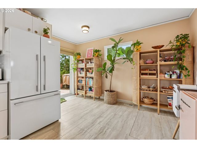 2300 Sw SEYMOUR Dr, Portland, OR 97239
