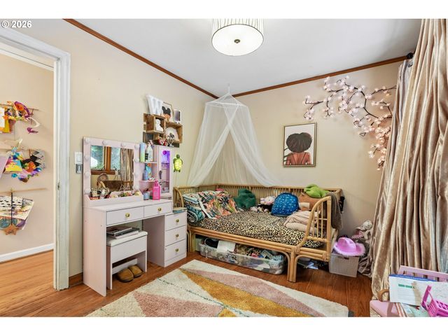 2300 Sw SEYMOUR Dr, Portland, OR 97239