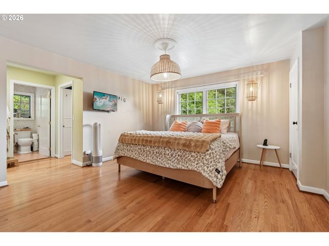 2300 Sw SEYMOUR Dr, Portland, OR 97239