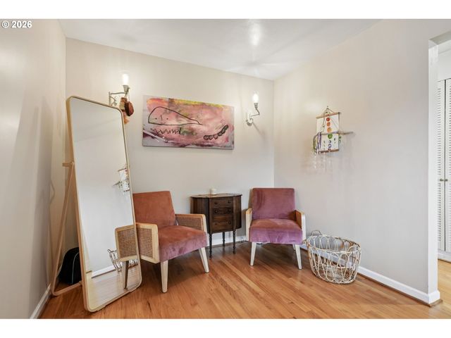 2300 Sw SEYMOUR Dr, Portland, OR 97239