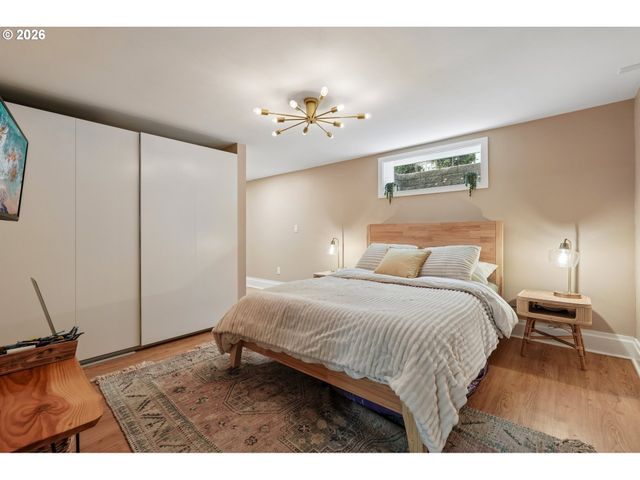 2300 Sw SEYMOUR Dr, Portland, OR 97239