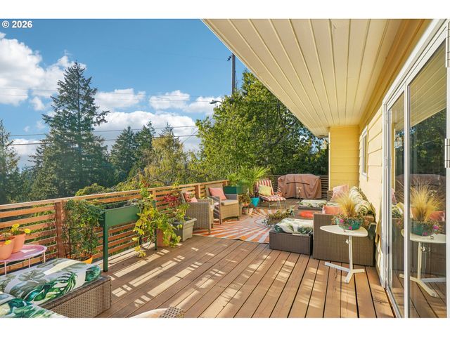 2300 Sw SEYMOUR Dr, Portland, OR 97239