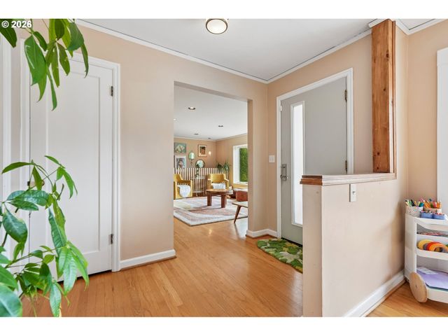 2300 Sw SEYMOUR Dr, Portland, OR 97239