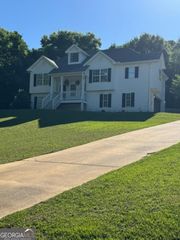 157 Dogwood Glen Drive, Aragon, GA 30104