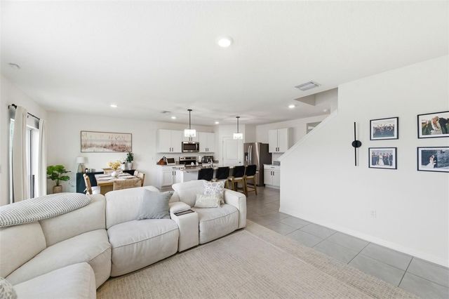 8210 DOLPHIN BLUFF BOULEVARD, Wesley Chapel, FL 33545