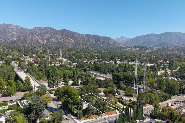 1525 Verdugo Boulevard, La Canada Flintridge, CA 91011