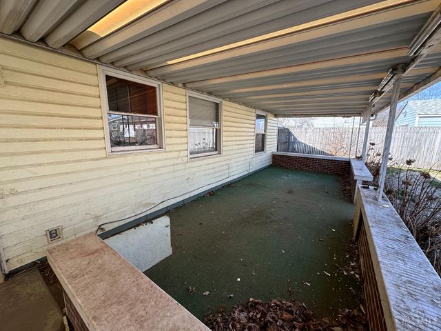 705 Richardson Drive, Middletown, OH 45042