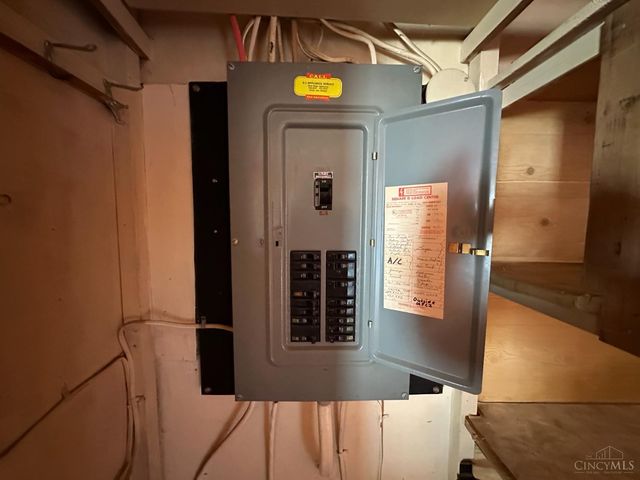 705 Richardson Drive, Middletown, OH 45042