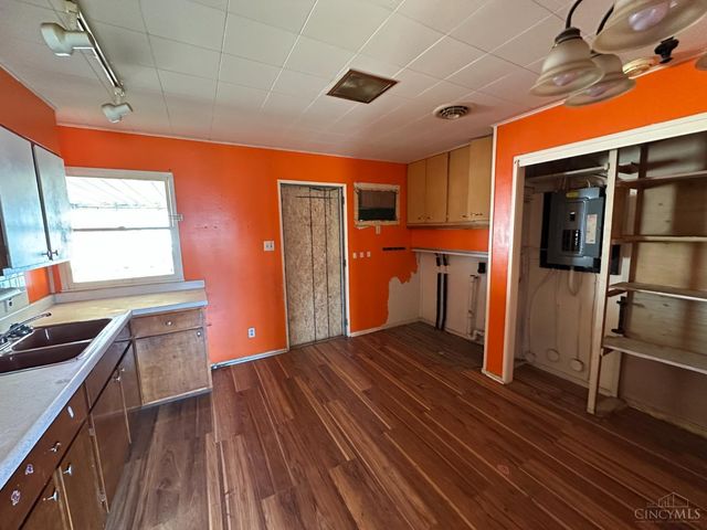 705 Richardson Drive, Middletown, OH 45042