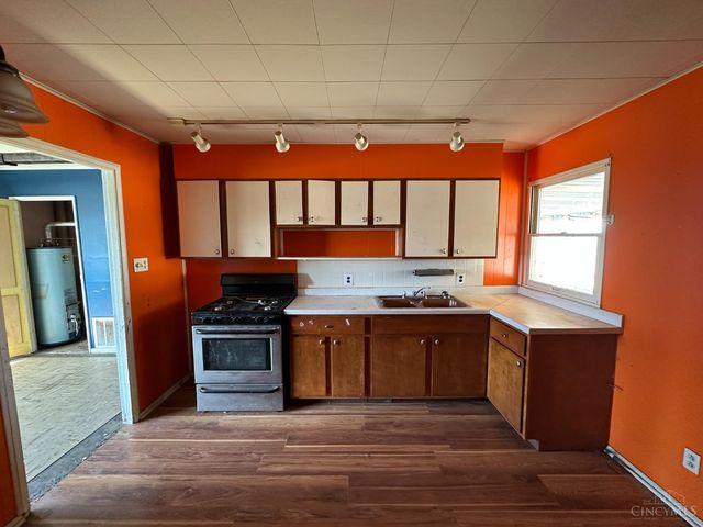 705 Richardson Drive, Middletown, OH 45042