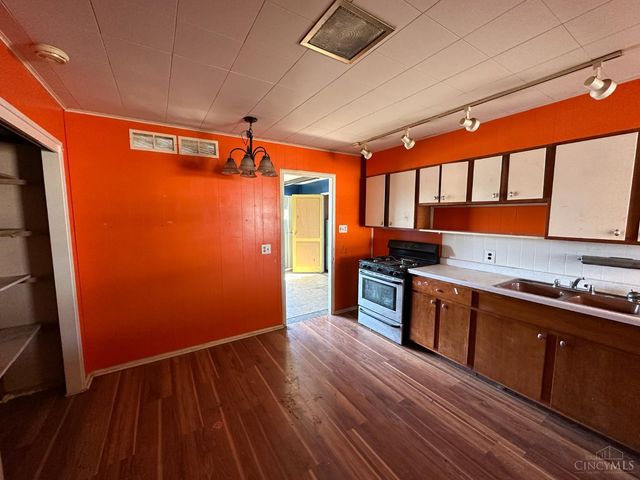 705 Richardson Drive, Middletown, OH 45042