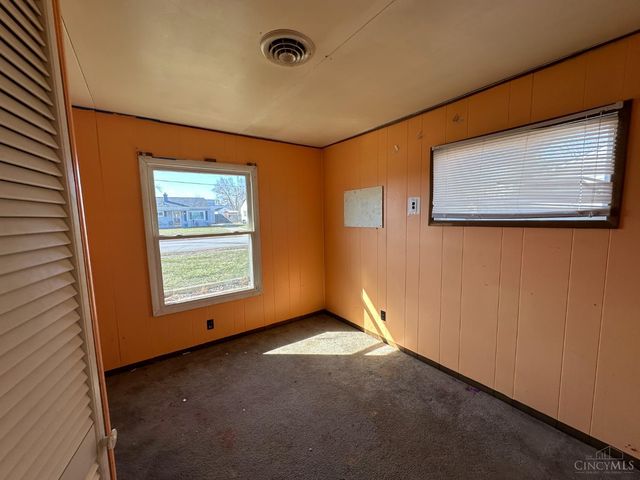 705 Richardson Drive, Middletown, OH 45042