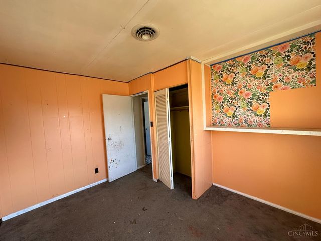 705 Richardson Drive, Middletown, OH 45042